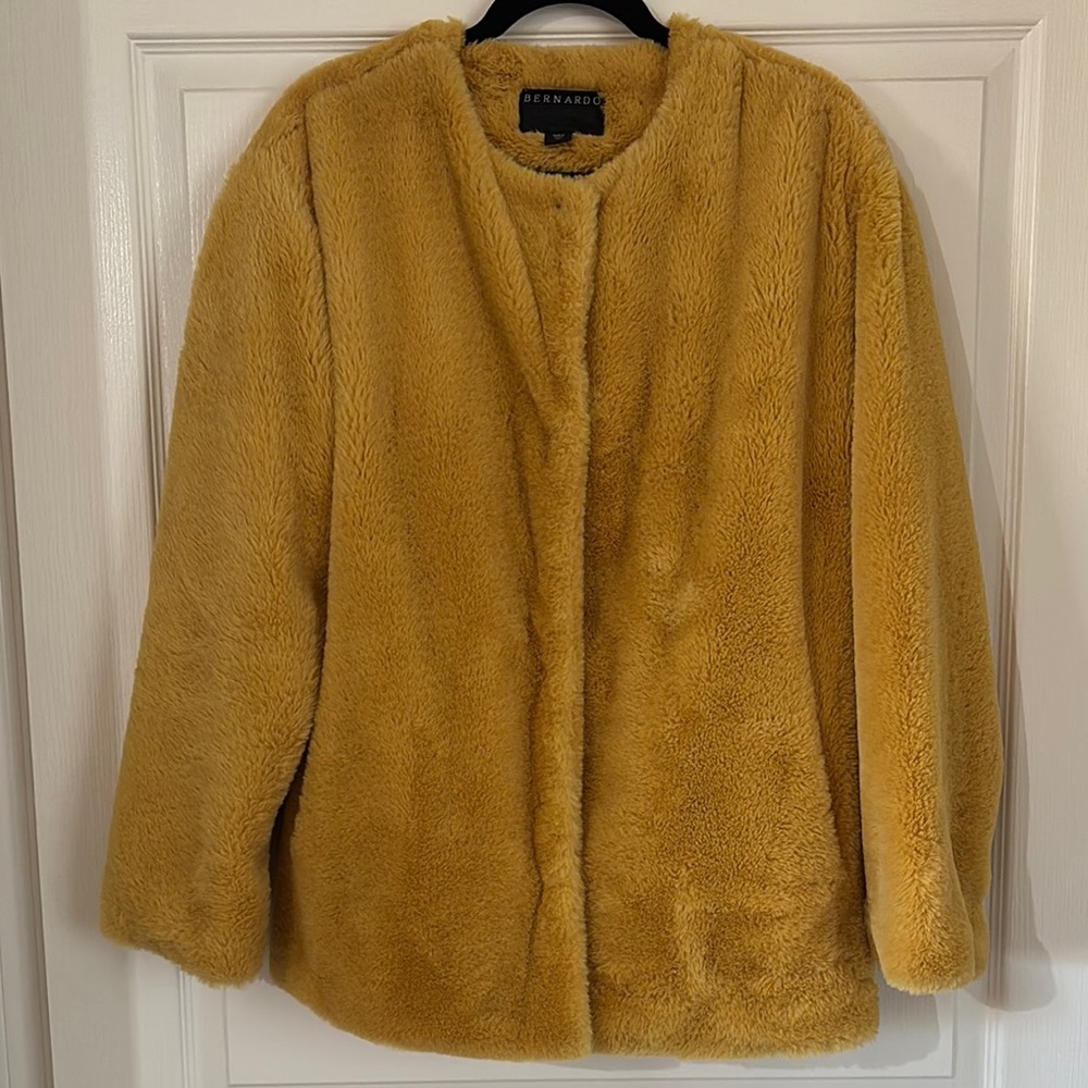 Bernardo Women's Gold Faux Fur Teddy Coat